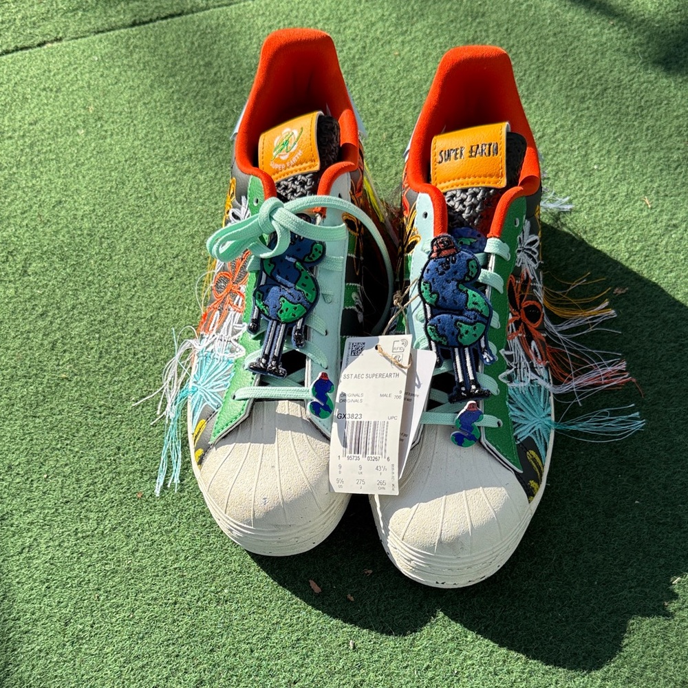 Super Earth adidas